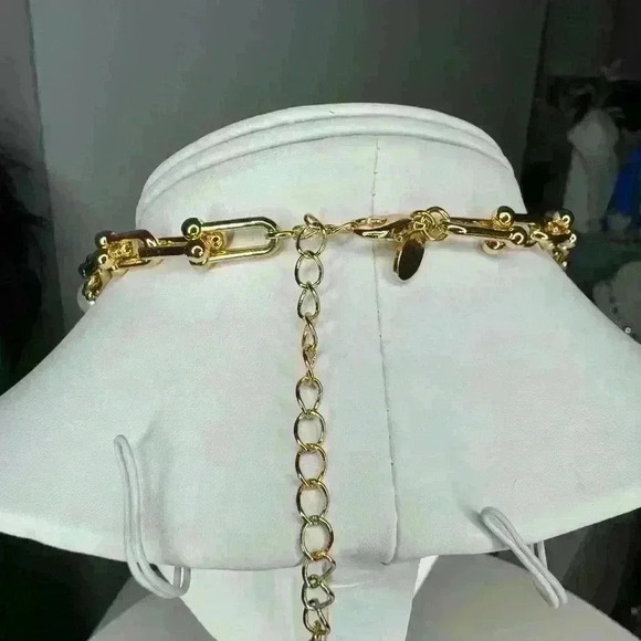 Gold Equestrian Links & Pearl Necklace - Picture 4 of 5